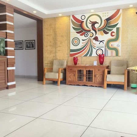 Phoenix Holidays Kochi Εξωτερικό φωτογραφία