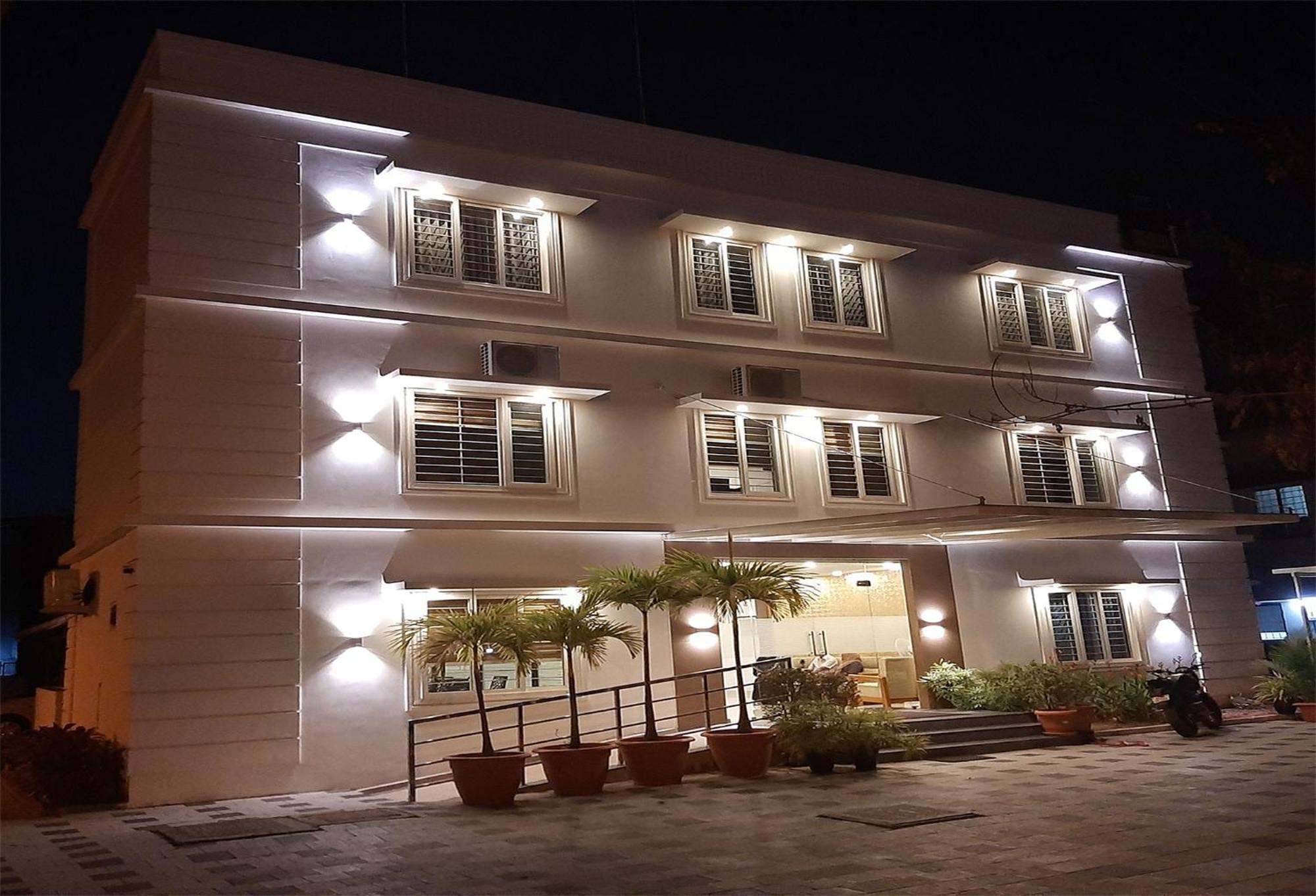 Phoenix Holidays Kochi Εξωτερικό φωτογραφία