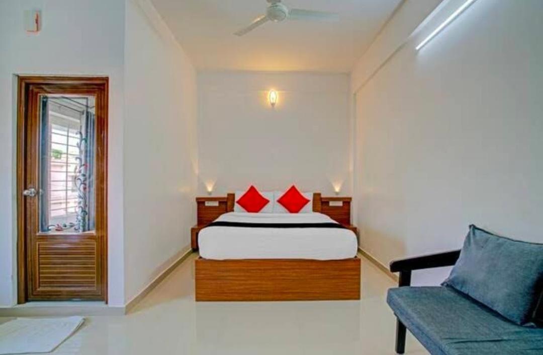 Phoenix Holidays Kochi Εξωτερικό φωτογραφία