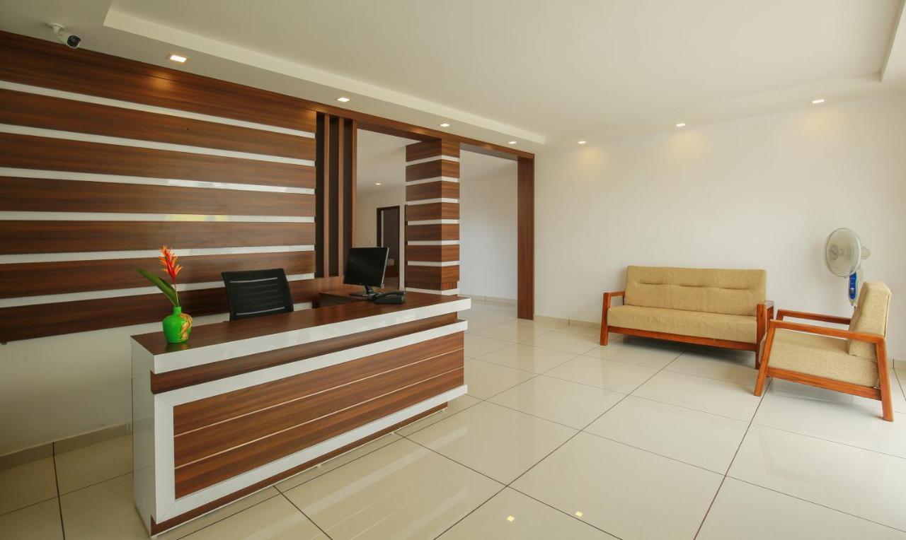 Phoenix Holidays Kochi Εξωτερικό φωτογραφία